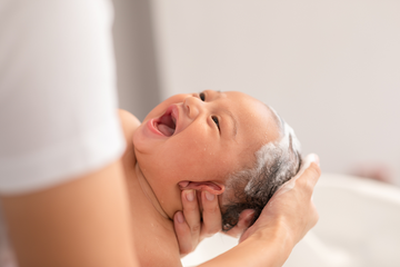 Parents must know! How to properly bathe a newborn baby. - Babi Mild Pakistan